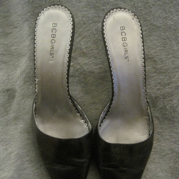 BCBGIRLS BLACK LEATHER KITTEN HEEL MULES 9.5 $69.00 - Picture 2 of 7